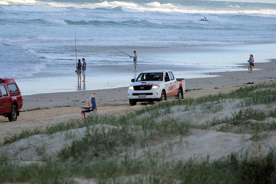 Teewah Beach Camping – 4x4 Campsite in Queensland Australia / DownThunder