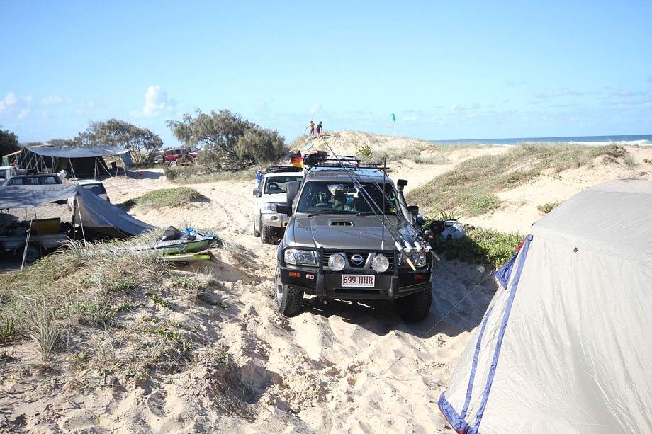 Teewah Beach Camping – 4x4 Campsite in Queensland Australia / DownThunder